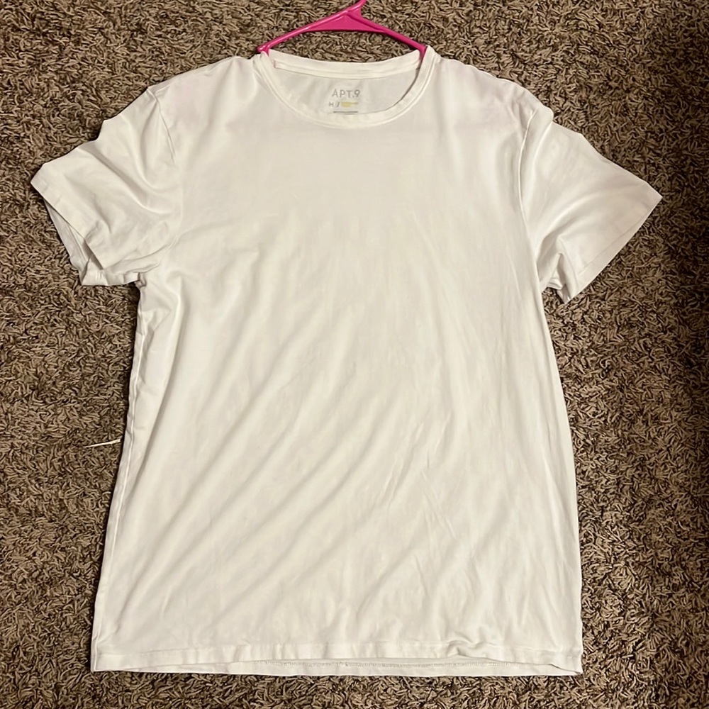 Medium White tee. Premier flex.